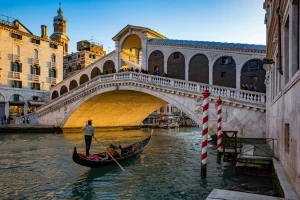 gondola-venice-italy